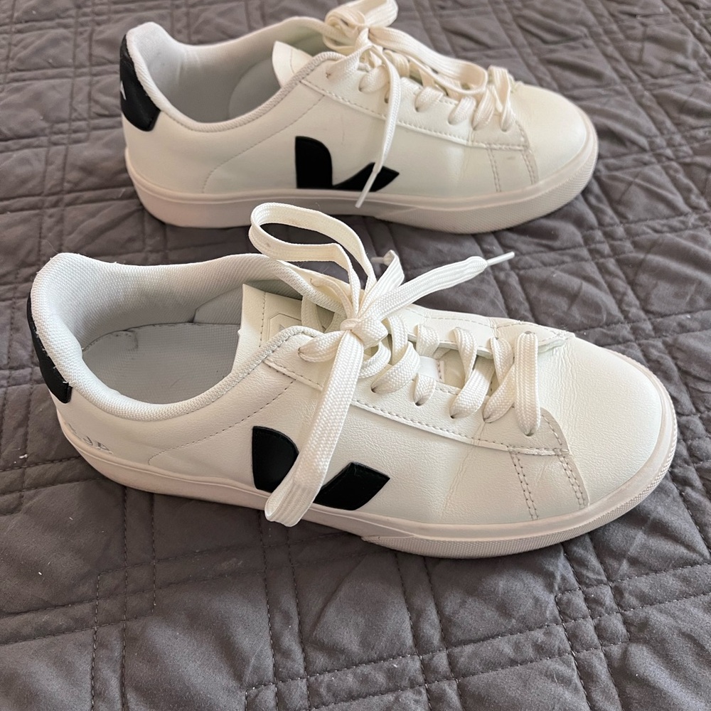Veja campo White Sneakers